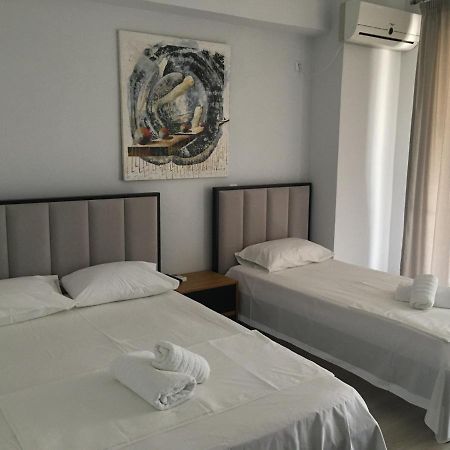 IRINI boutique rooms!!! Himarë Extérieur photo