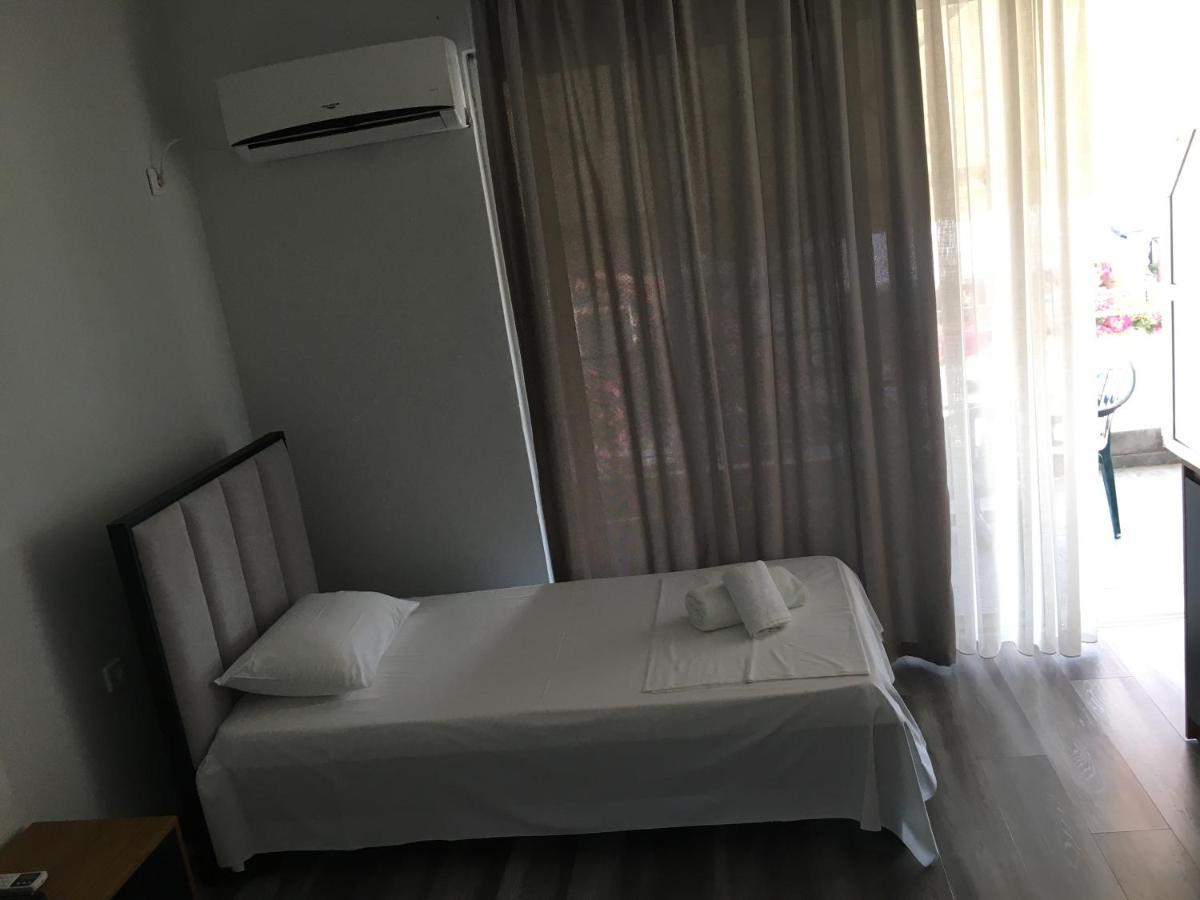 IRINI boutique rooms!!! Himarë Extérieur photo