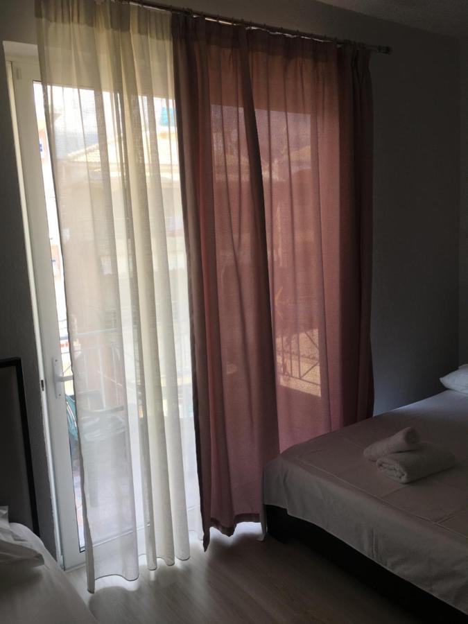 IRINI boutique rooms!!! Himarë Extérieur photo