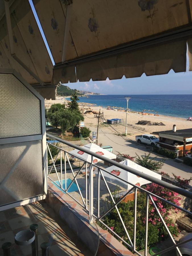 IRINI boutique rooms!!! Himarë Extérieur photo